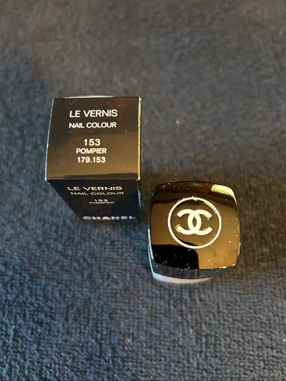 CHANEL Le Vernis Nail Colour 153 Pompier - Soft Gray